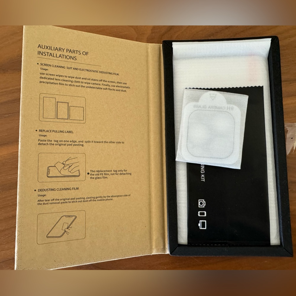 Skinarma Glass Screen protector set - Picture 2 of 3